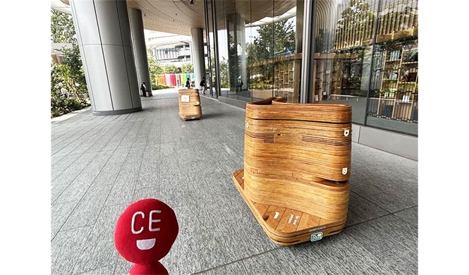 高輪GWCの「iino（イイノ）」くん